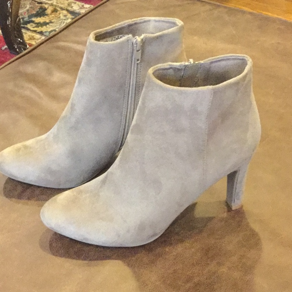 NWT Spanish Suede Booties